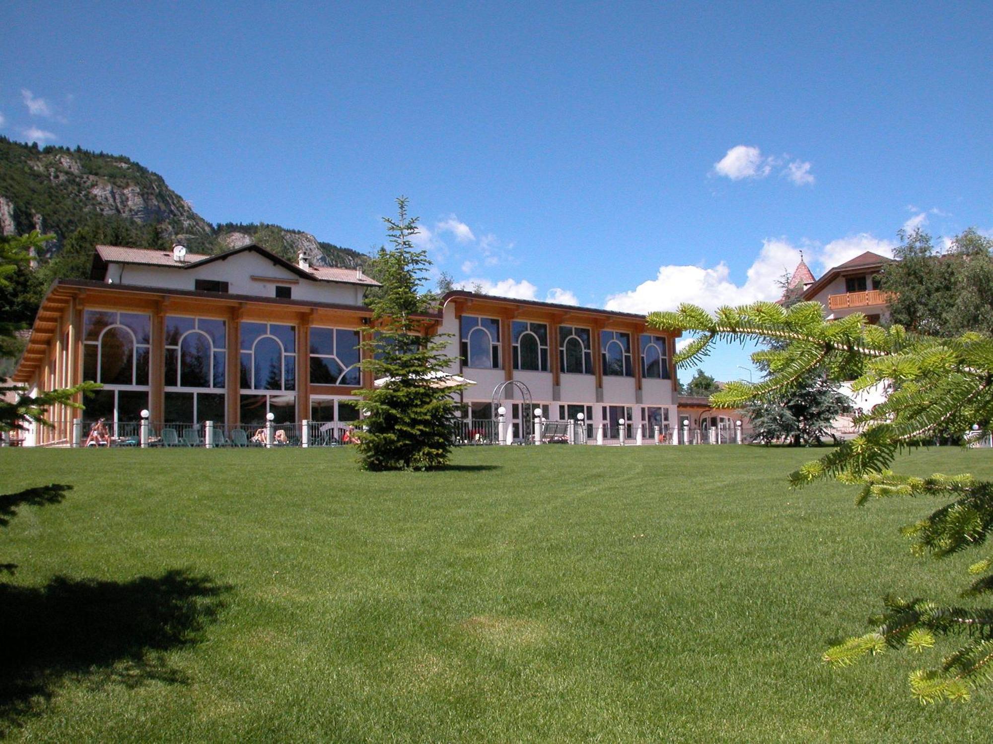 Hotel Belvedere Srl Fai della Paganella Exterior photo